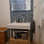 아파트 Lagos Apartment *